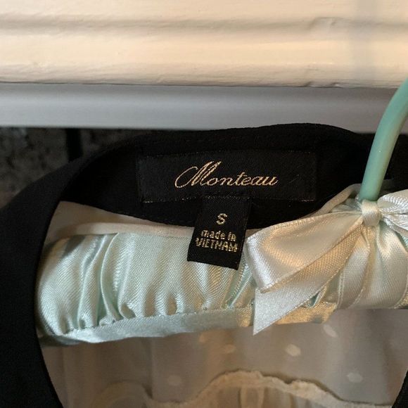 Monteau Sheer Top - Picture 3 of 4